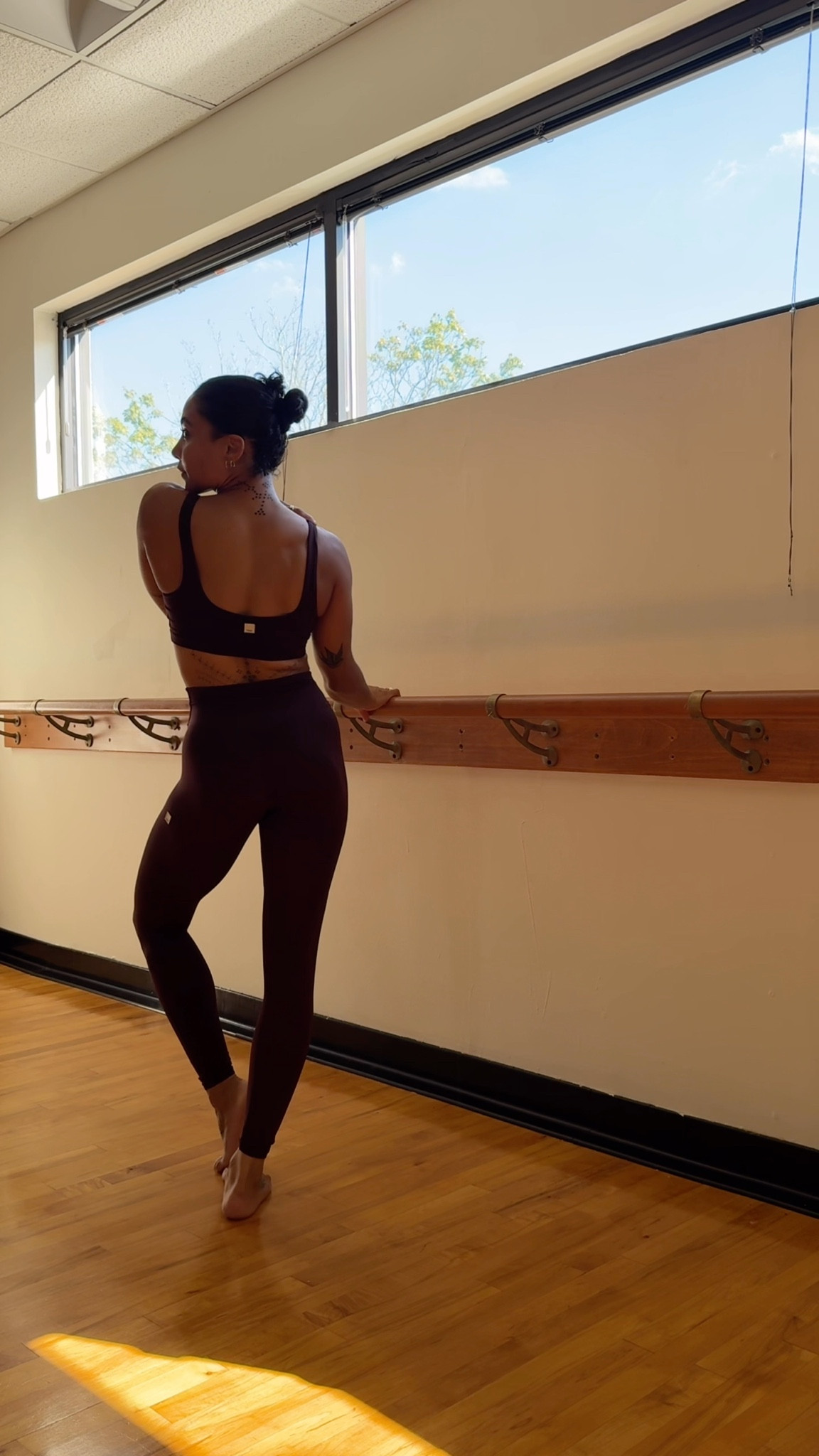 I heard raisins are in season 🙂‍↕️ moving real smoothly in my Vuori

XS top
XS bottom

@vuoriclothing
#VuoriPartner

#LTKSeasonal #LTKActive #LTKStyleTip