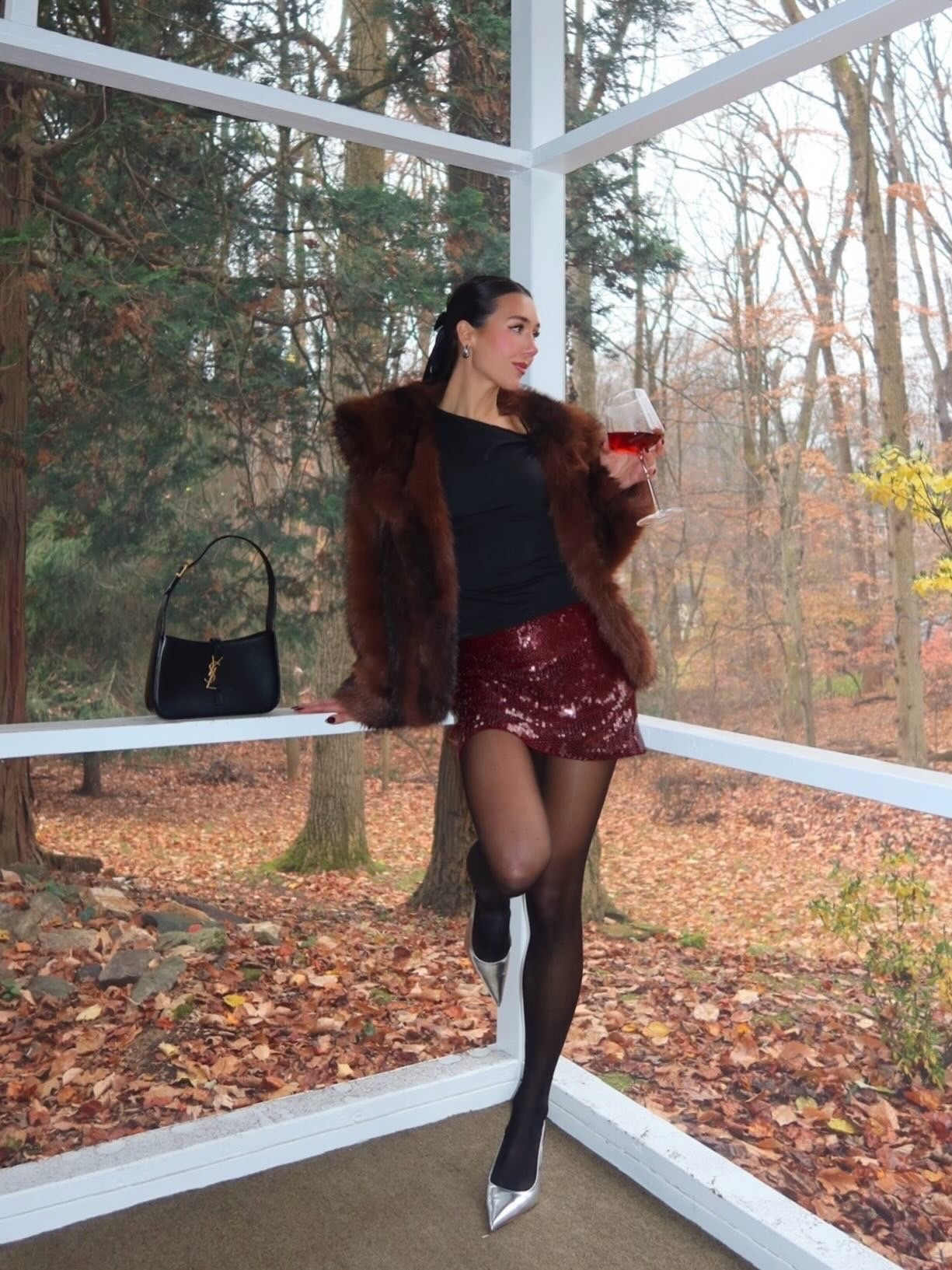 • skirt - size xs, the burgundy is sold out but more color options avail !
• top - size xs
• jacket - small, brown faux fur sold out, tagged similar 


#LTKHoliday #LTKGiftGuide #LTKCyberWeek
