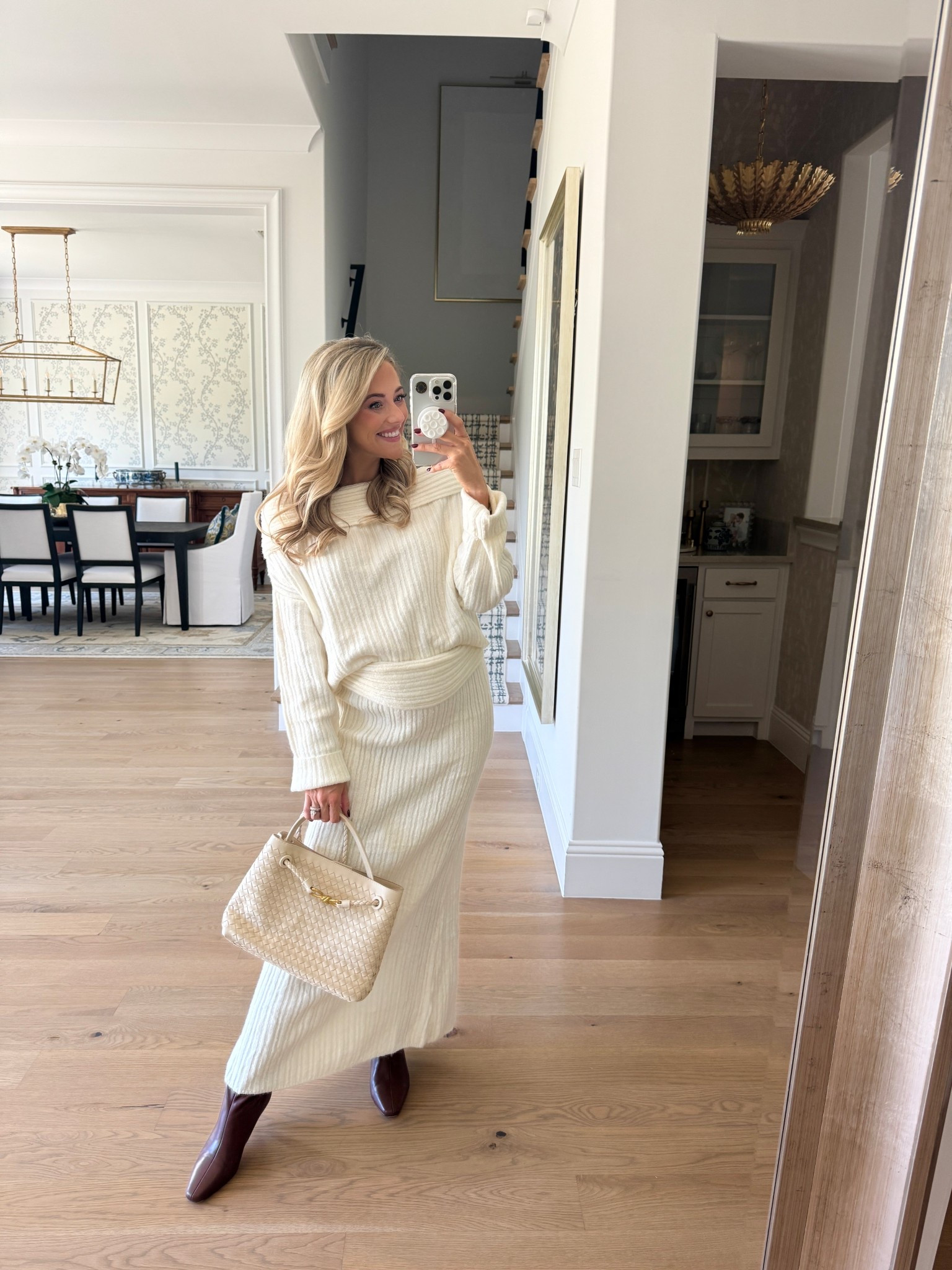 Winter White Sweater Skirt Set
Amazon Trendy Handbag 

#LTKItBag #LTKShoeCrush #LTKStyleTip