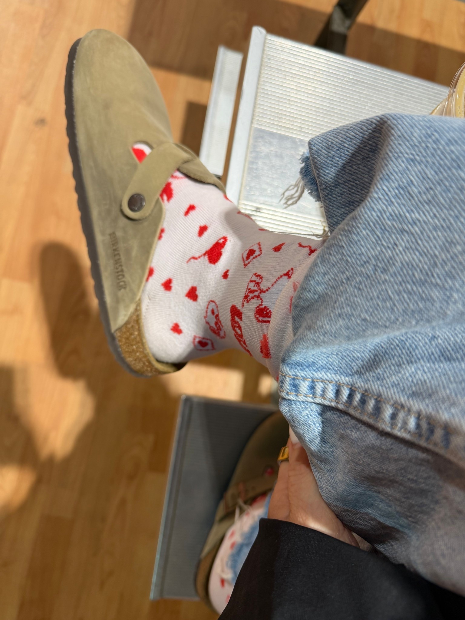 The cutest socks 🎀🩷

#LTKSeasonal #LTKValentine #LTKmomlife