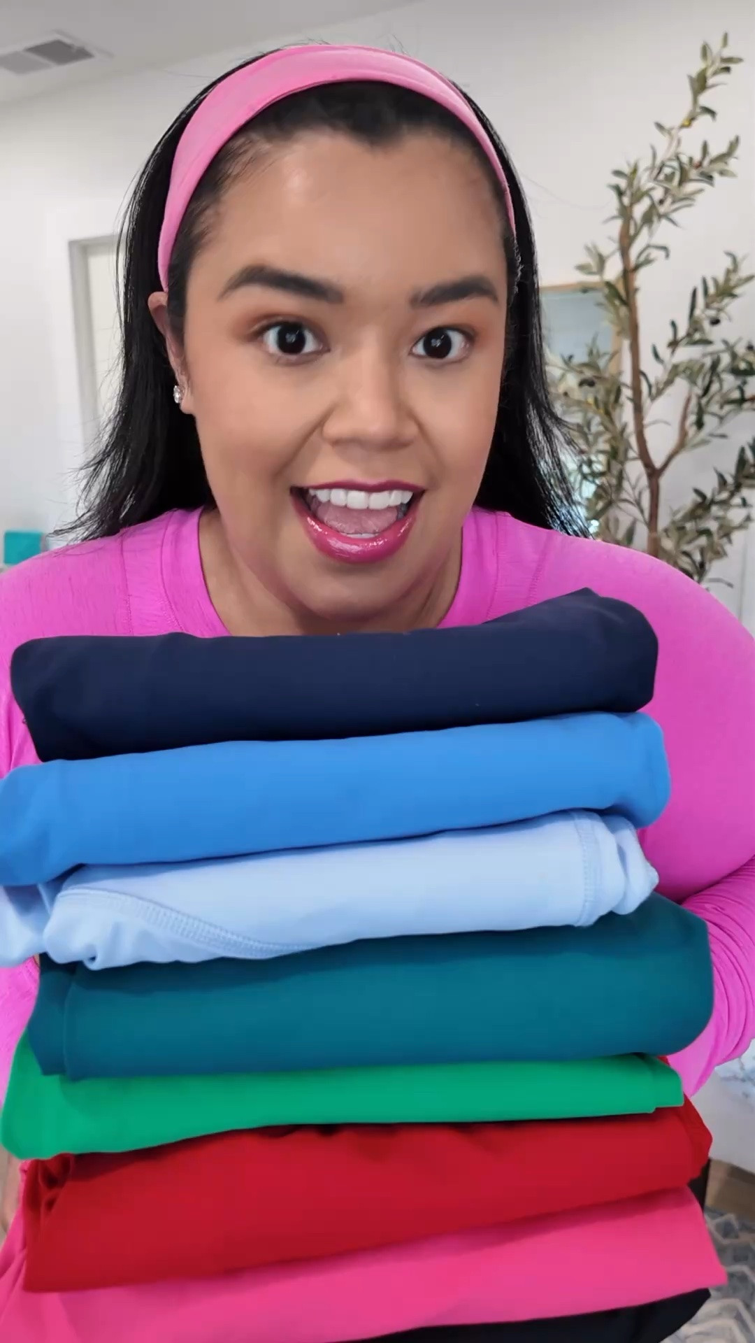 My favorite workout leggings from @Spanx   
These are the 7/8 booty boost leggings 
I’m wearing an XL. 
-perfect amount of compression 
-smooths out my cellulite
-don’t roll down
- makes my bum look great!

Sizing tip: if you’re in between sizes, size up
I’m 5’1"

#LTKfitnessgoals #LTKOver40 #LTKMidsize