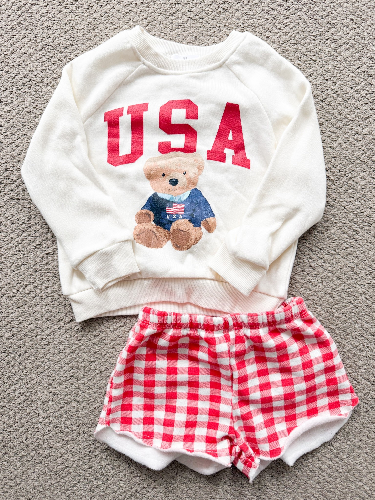 It’s giving Polo Bear by Ralph Lauren but it’s TARGET! Even better - it’s a 2 piece set for only $16!

#target
#4thofjuly
#redwhiteblue
#ralphlauren
#polo
#polobear
#usa
#toddlerclothes
#kidsclothes
#summerbreak

#LTKKids #LTKFindsUnder50 #LTKSummerEdit