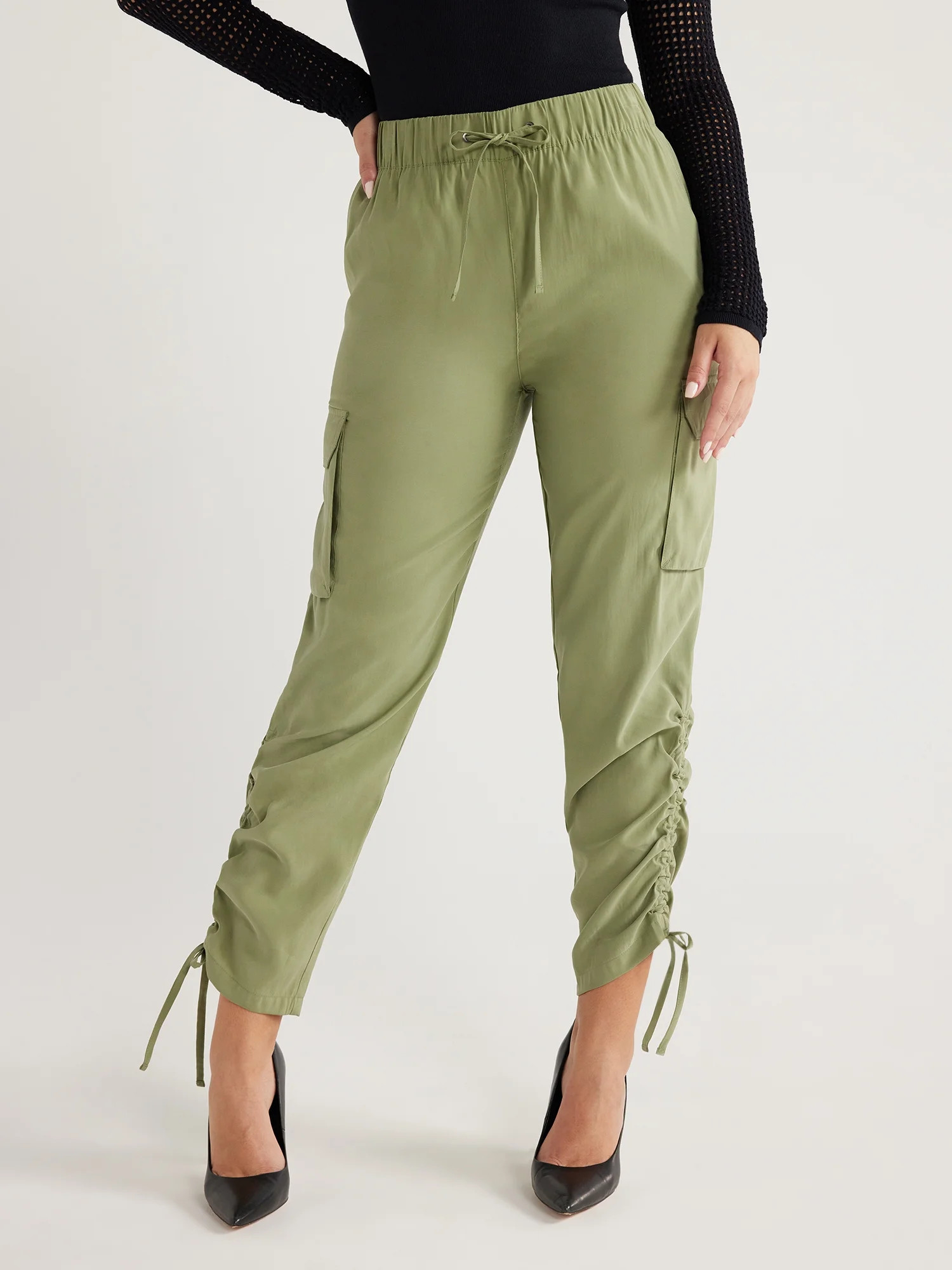 Sofia Jeans Women's Super High-Rise Luxe Cargo Pants, 27" Inseam, Sizes XXS-3XL | Walmart (US)