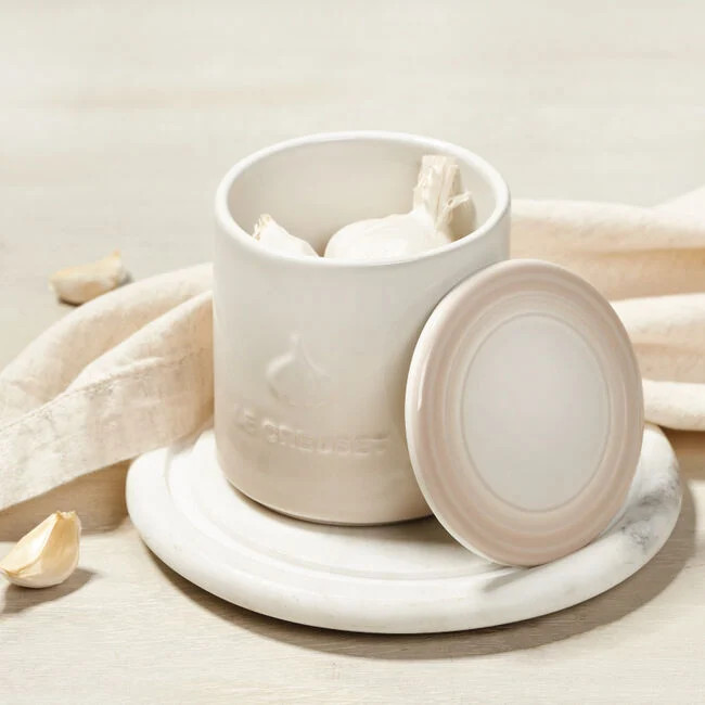 Signature Garlic Keeper | Le Creuset