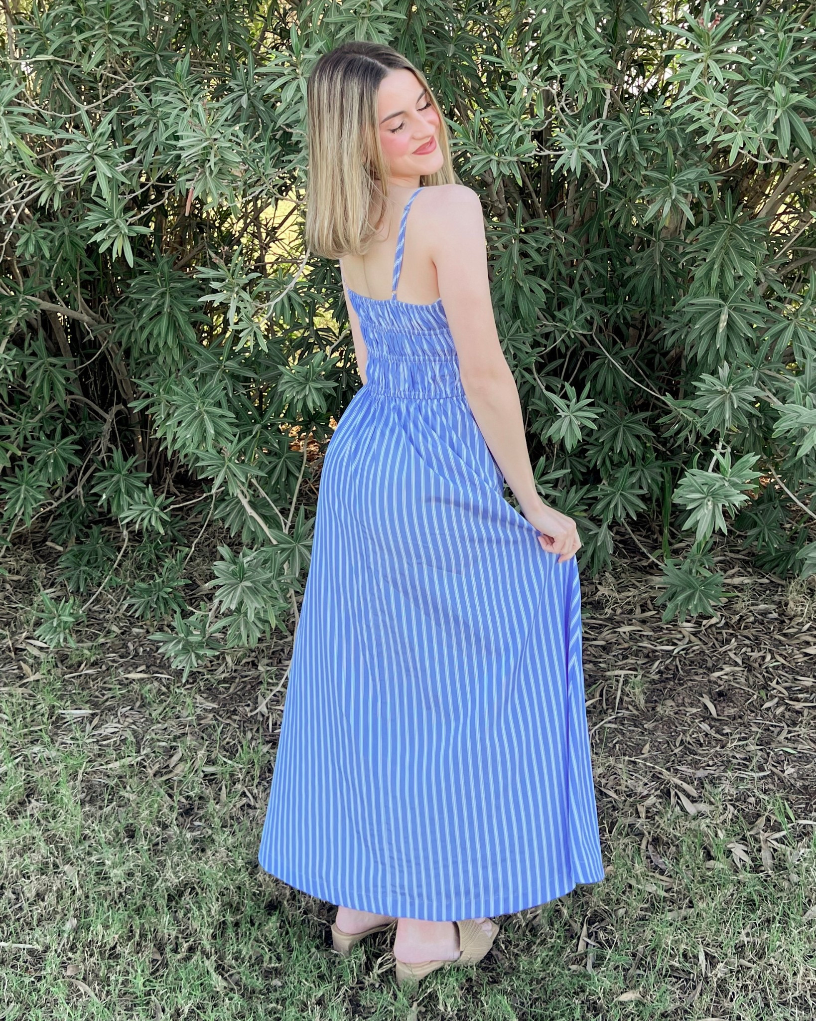 spring outfit 🩵
dress: size small (use code “gamez15”!)
mules: size 6.5

#LTKootd #LTKSeasonal #LTKTravel