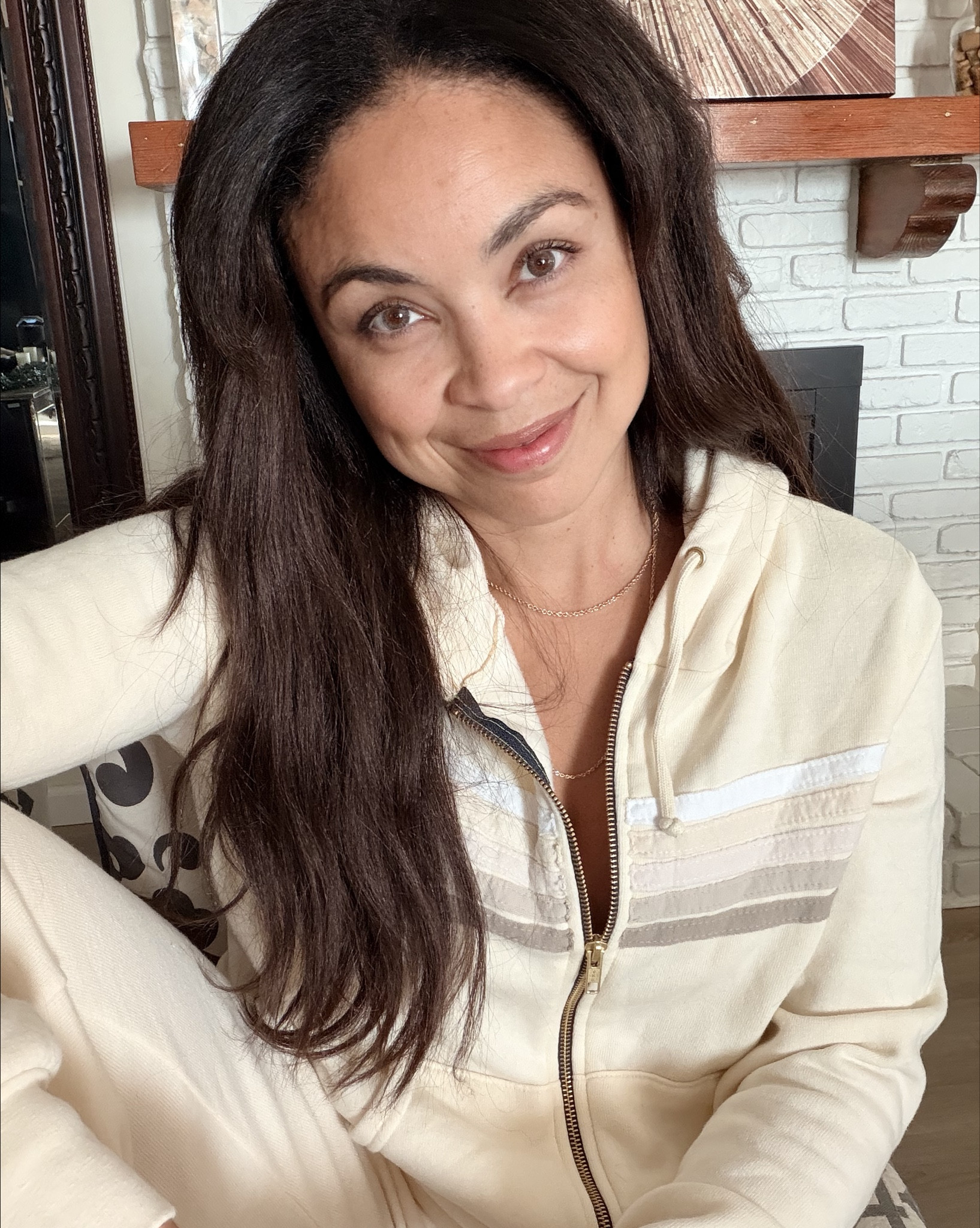 My airport → errands → cozy night uniform.
Aviator Nation sweats are soft, flattering, and long-lasting. I live in these for travel days, off-duty weekends, and cozy nights in🤍 Double tap for more. Swipe to shop😘

#LTKGiftGuide #LTKSaleAlert #LTKdayinmylife