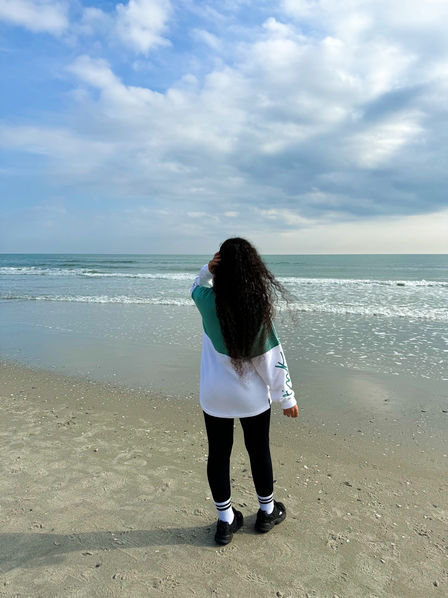 Cozy outfit for a walk on the beach 🌊🐚

#LTKStyleTip #LTKTravel #LTKSeasonal