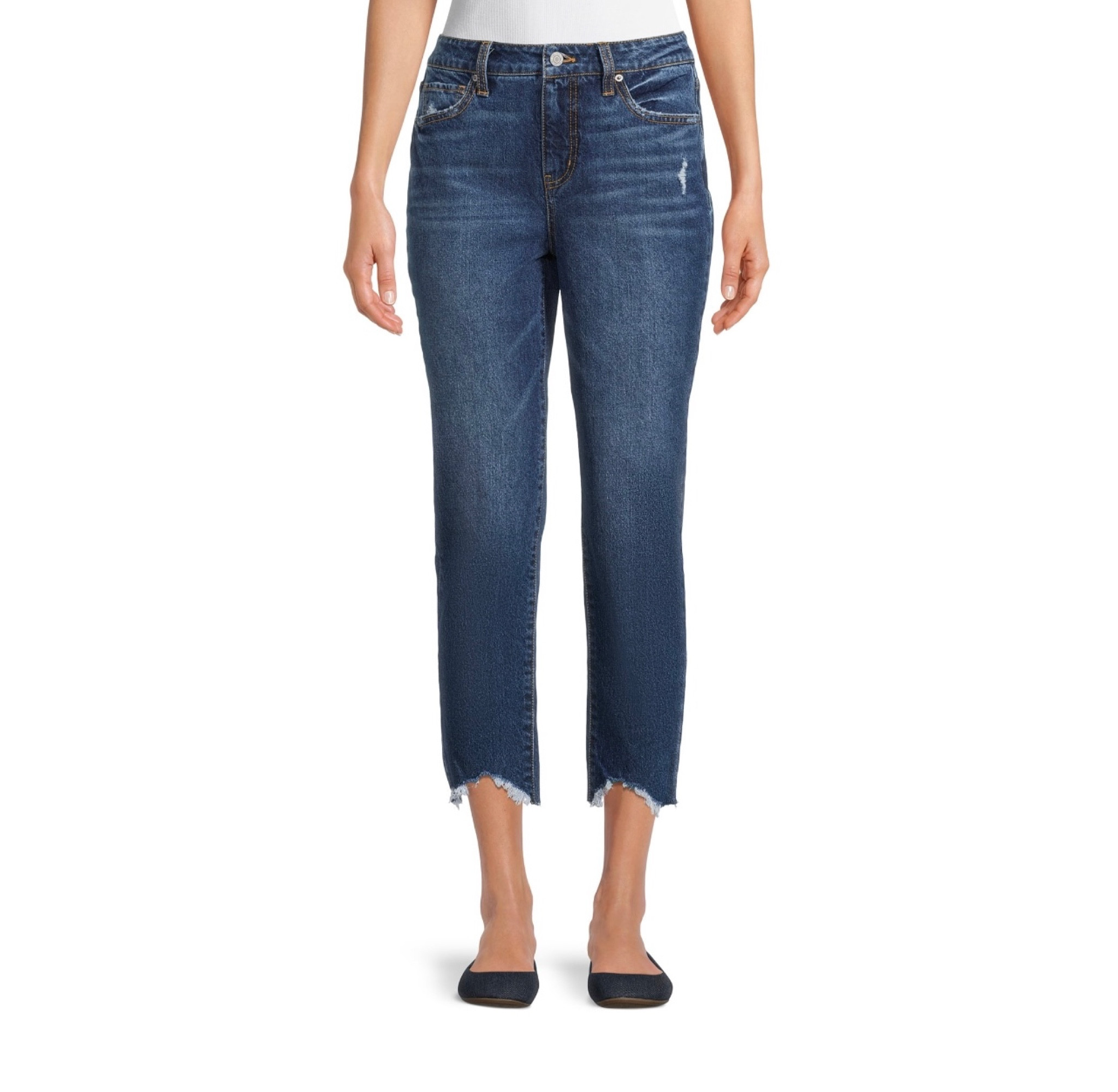 Absolutely obsessed with these mom / boyfriend jeans! They’re form fitting on the top and don’t give you that loose butt look. However, they are more relaxed by your knees! I love the washes on these & the shark bite bottom! Not stretchy, but not stiff. I feel pretty true to size!

#LTKcurves #LTKstyletip #LTKFind