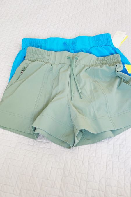 All in Motion Flex Woven Mid Rise Activewear Shorts 4” stretchy and soft #target #targetstyle #target activewear #activewearshorts #midriseshorts 

#LTKFitness #LTKFindsUnder50 #LTKTravel