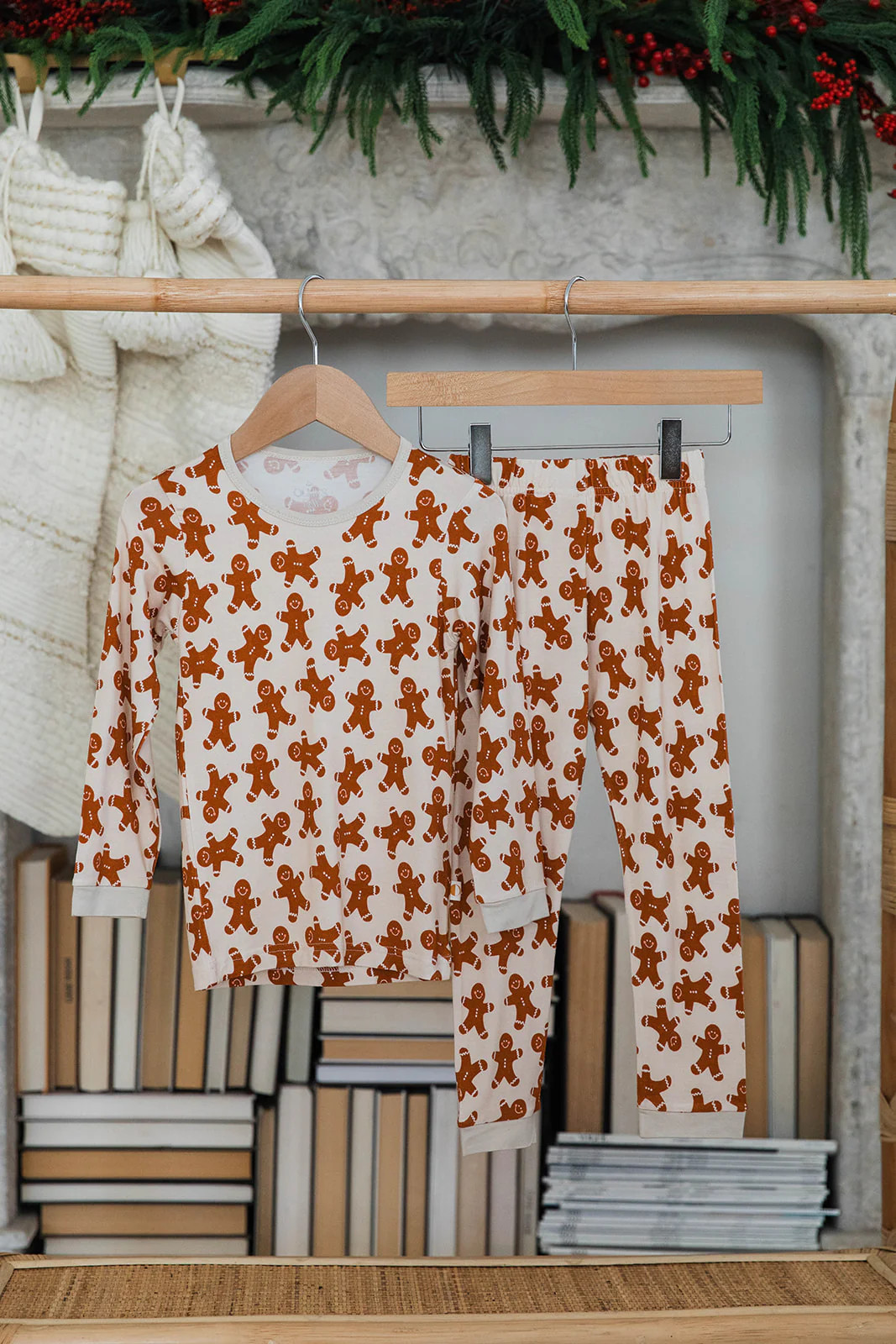 Two-Piece Kids Holiday Loungewear Set – Gingerbread Man Print Pajamas | Ollie's Day