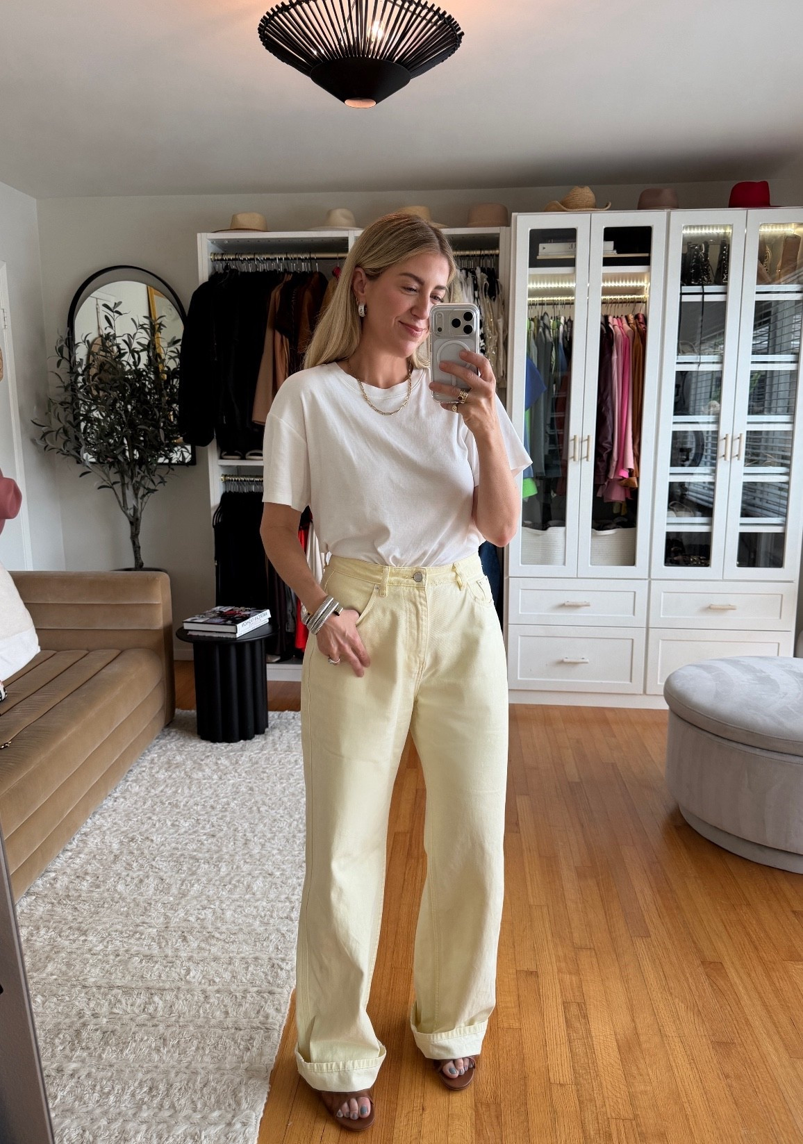 Top sellers ✨ I love the buttery color of these jeans and this is my all time favorite t shirt! So comfortable and comes in a ton of colors. 



#LTKSaleAlert #LTKgrwm #LTKootd