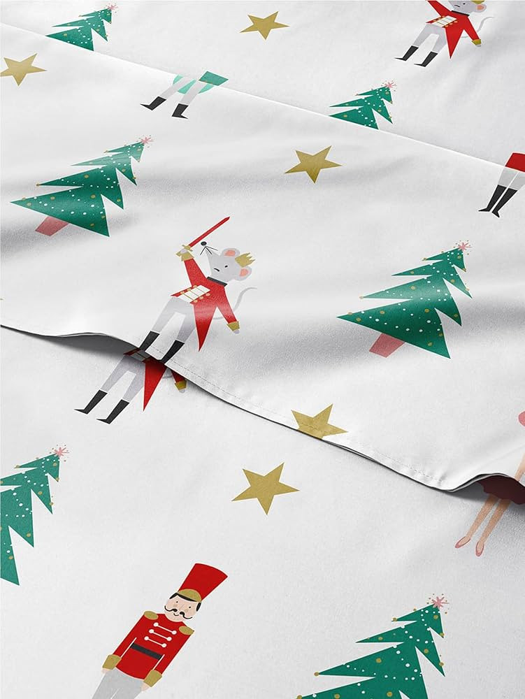 Queen Christmas Tree Sheet Set - Holiday Xmas Pattern Linen Set - Deep Pockets - Snug Fit - 4 Pie... | Amazon (US)
