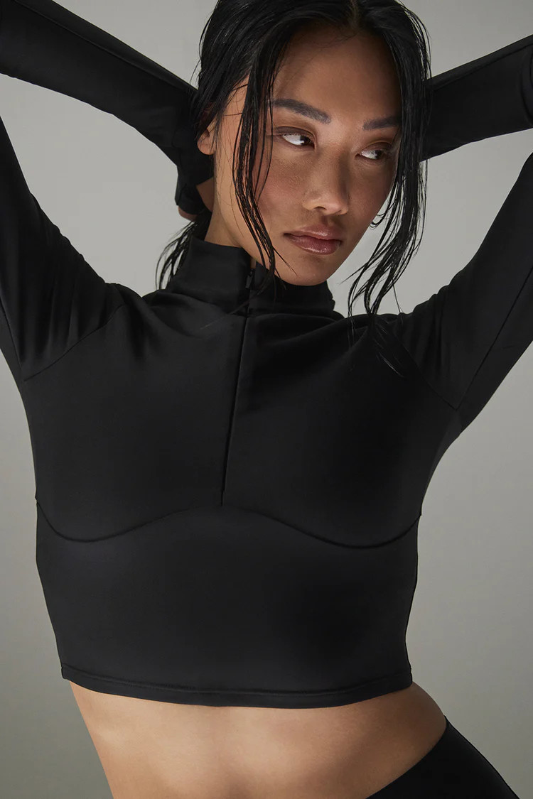 Core: BlackShop All | Alo Yoga