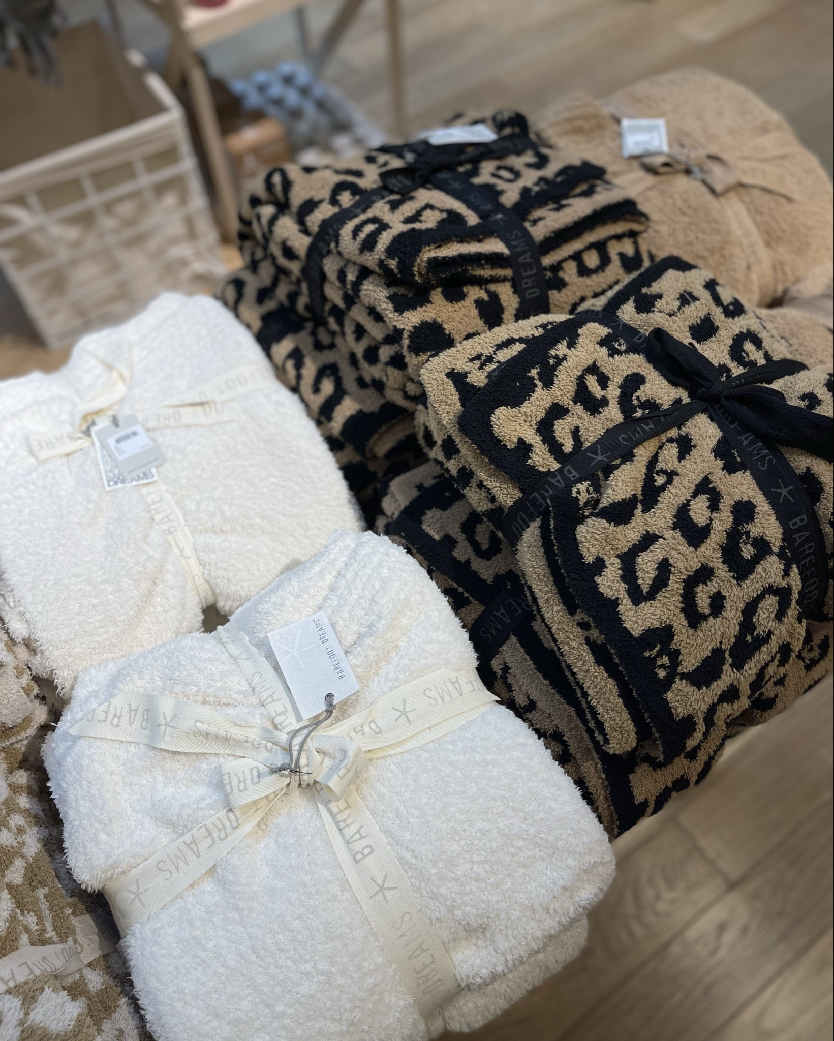 Can never go wrong with a blanket!


#LTKGiftGuide