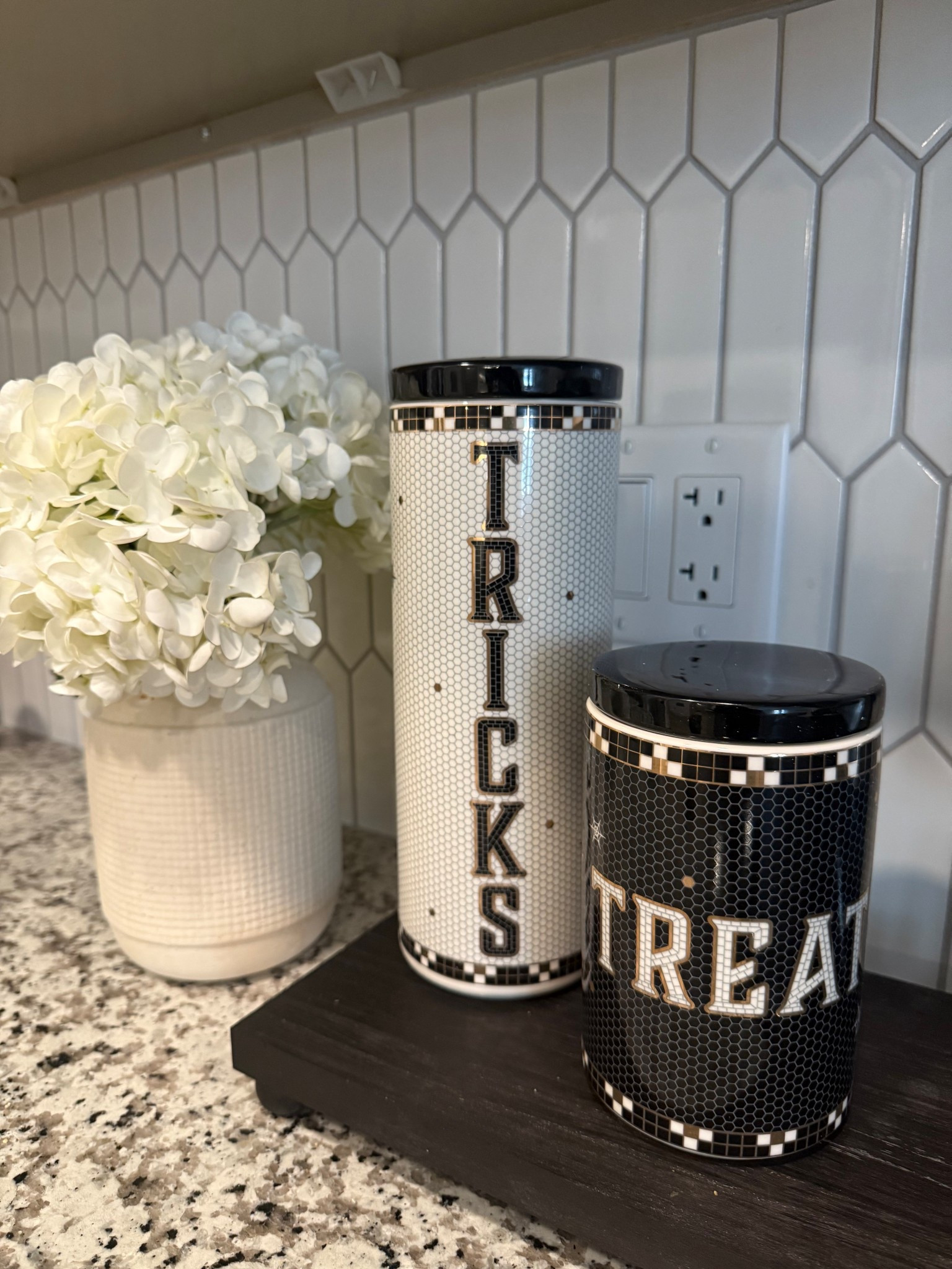 More dishes to hold more candy? Sign me up 😋