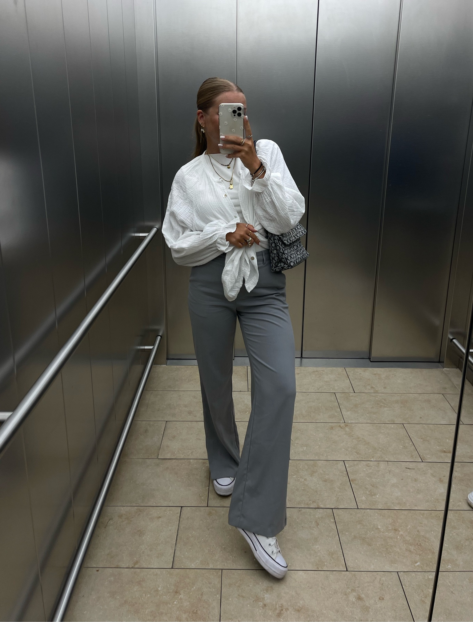 🤍🩶 #outfit #ootd #style #fashion #inspo #ltk

#LTKfindsunder50 #LTKstyletip #LTKeurope