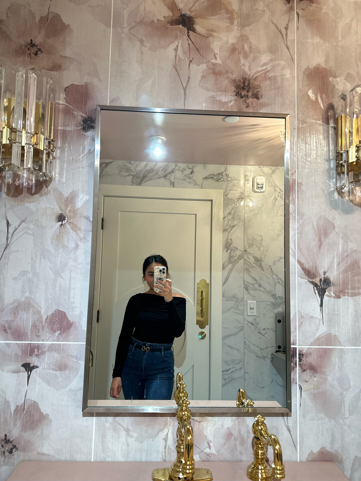 Im wearing size XS in this off the shoulder top. It hits right on my hip bones. Different colors available.

I also linked several other clothing pieces that I want to purchase. Lovely pieces for warmer weather ☀️

#LTKStyleTip