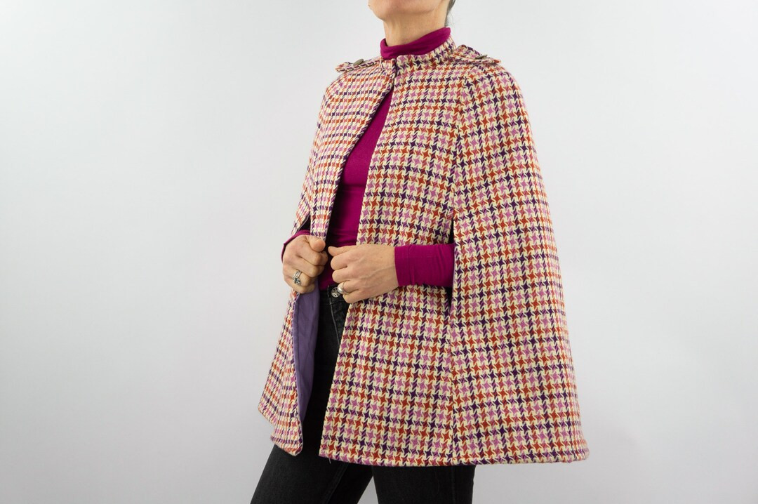 Vintage Wolle Cape 1970er Jahre Cape mit Hahnentrittmuster Mod Beige/Fuchsia/Rot Karierter Cape M... | Etsy (US)