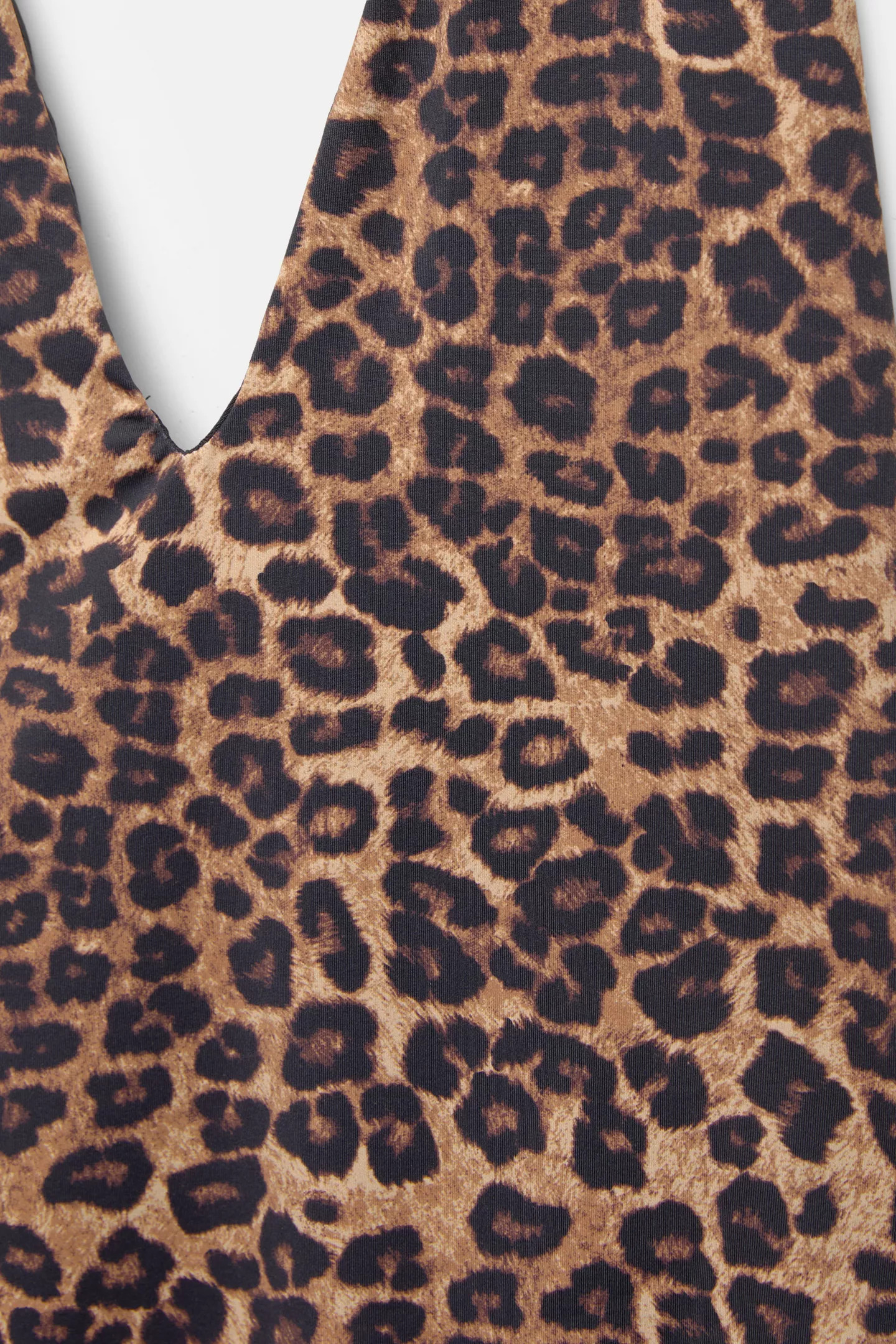 Neckholder-Badeanzug im Leoparden-Look | PULL and BEAR DE