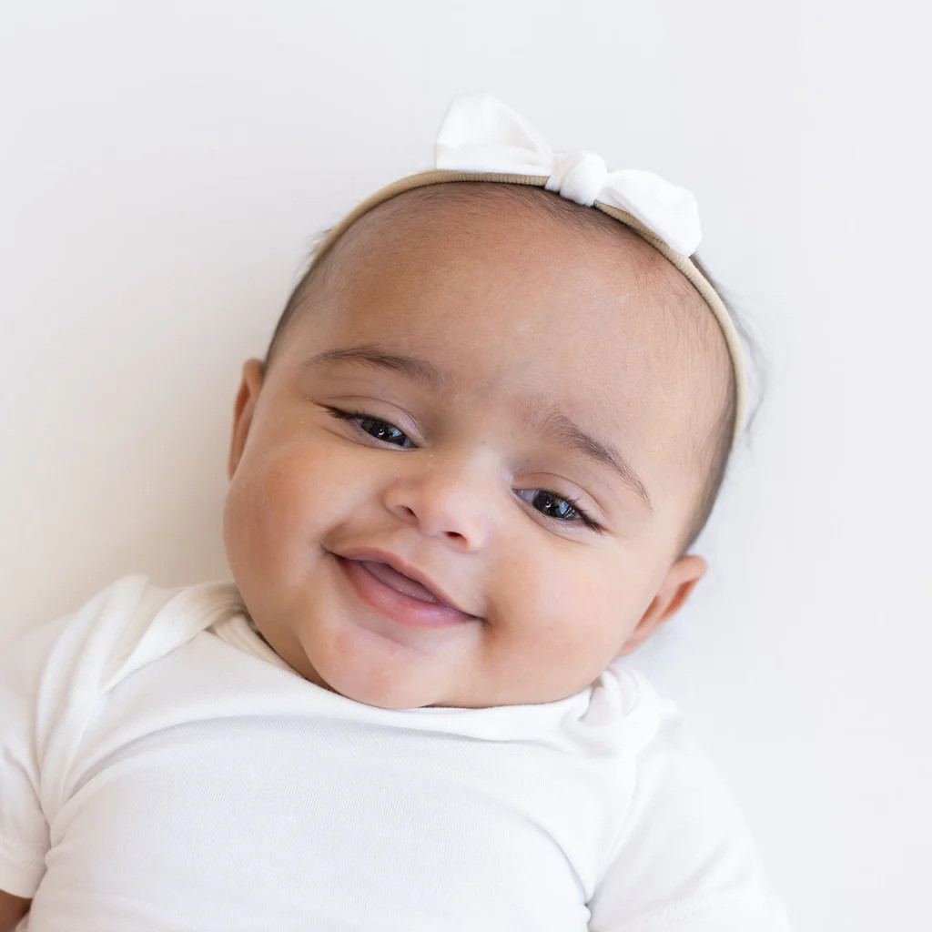 Tiny Nylon Bow in Cloud | Kyte Baby