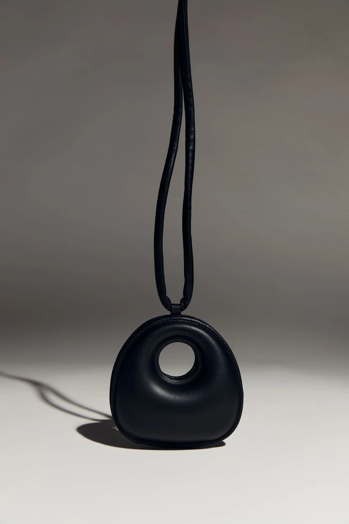 Petit Shell Pouch - Black | St. Agni (US, UK, EU)