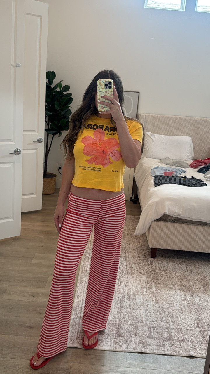 Love the stripes paired with this bright graphic tee from Walmart! 🌺☀️

#walmart #outfit #ootd #summer #graphictee #stripes #walmarthaul #clothinghaul

#LTKmomlife #LTKootd #LTKgrwm