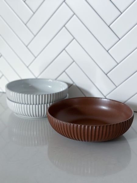 The perfect neutral blates & serving bowl.  I love the fluted detail on these beautiful stoneware pieces. 

#stoneware #neutralkitchen #neutralhome #dishes 

Hearth and Hand - Bowls - Neutral Aesthetic - Serving Bowl 

#LTKparties #LTKhome #LTKfindsunder100