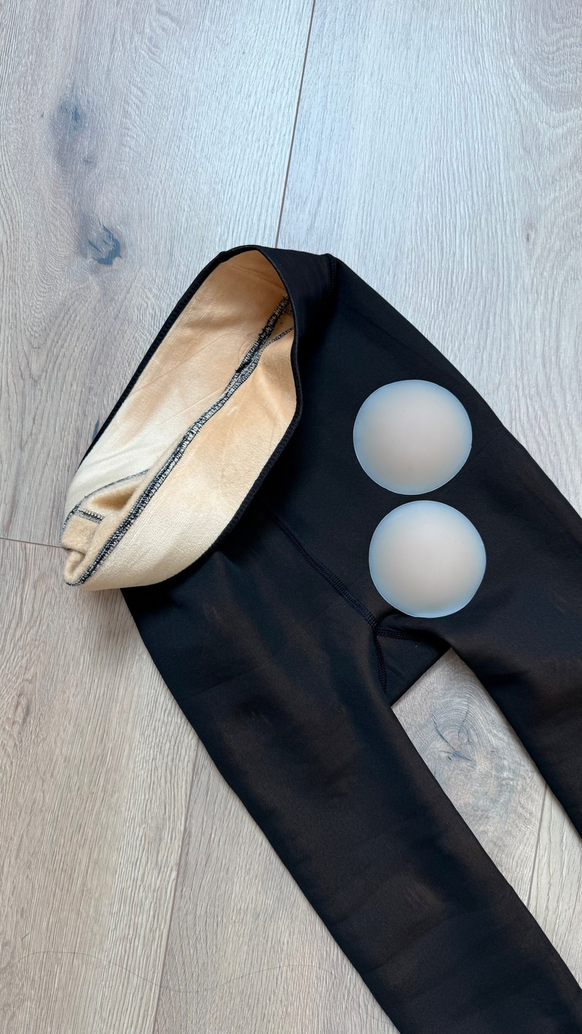 These shaping tights are a GAME CHANGER 🍑✨

Smoothing, sculpting, and giving just the right lift without looking obvious. Perfect under dresses, skirts, or fitted looks when you want extra confidence and a seamless finish.

Linked exactly what I’m wearing so you can try them for yourself 🤍