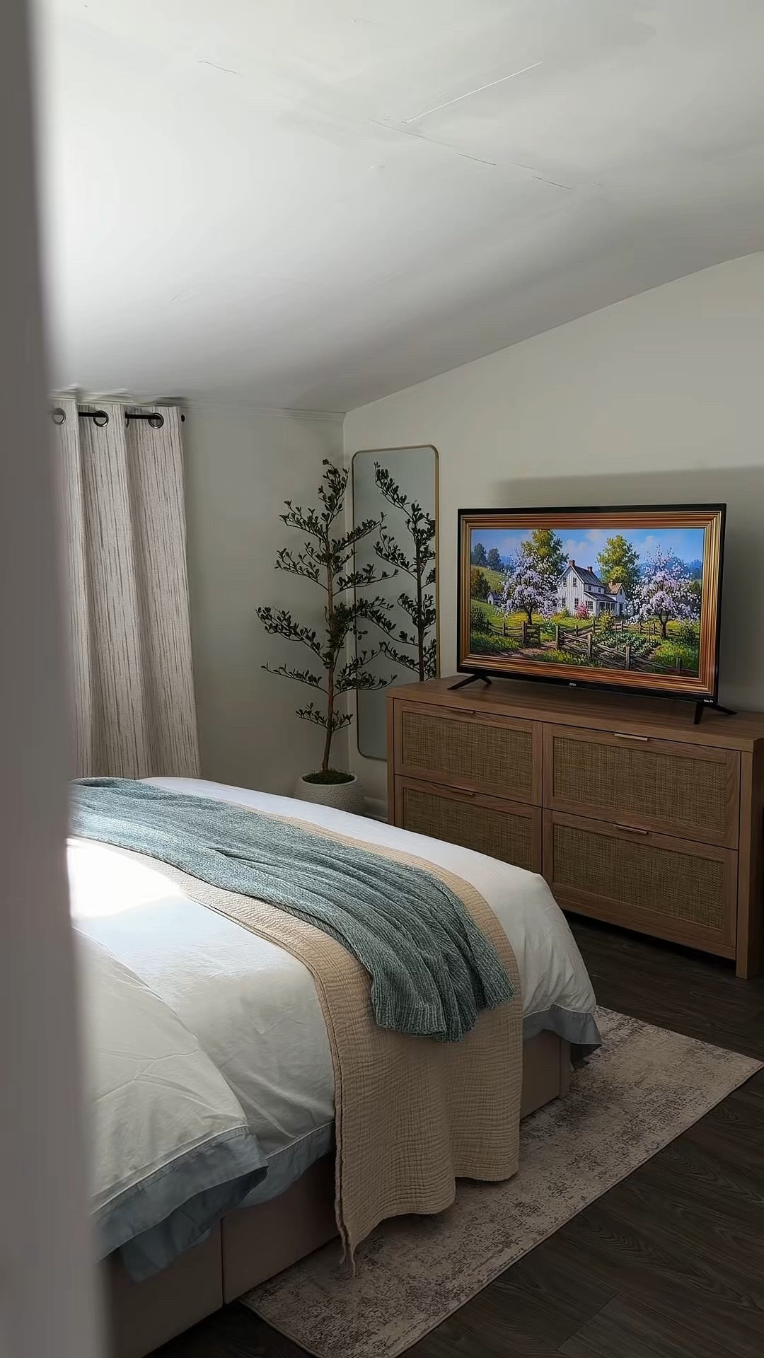 I wanted my olive tree in the bedroom to look nicer, so I changed the planter 🤍 It’s made of plastic, but the finish looks really beautiful and lightweight. Sometimes a small detail makes all the difference.

#LTKSpringSale #LTKHome #LTKSeasonal