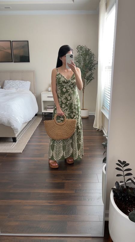 Farm Rio designer dress dupe!!! 💚 Under $30. 😍 This tropical dress would be perfect for summer vacation! 🌴☀️🥥   #lookforless

• light & breezy
• side pockets
• petite friendly

#LTKFindsUnder50 #LTKSaleAlert #LTKVideo