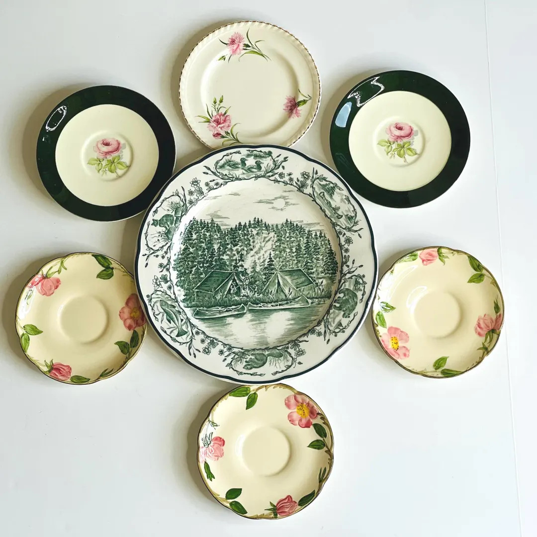 Mismatched Vintage Plate Wall Set: Green Transferware, Fransican Earthernware, Pink Flowers, Set ... | Etsy (US)