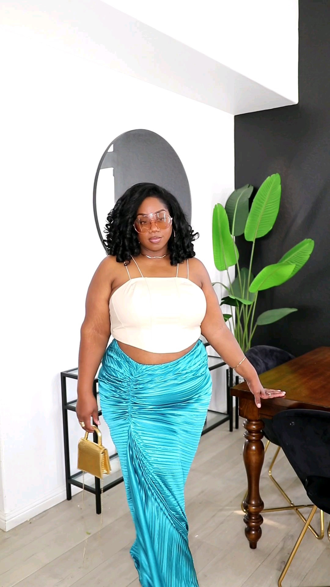 Beautiful teal tones, neutral corsets and statement maxi skirts in today's eclectic look! ❤️

#LTKPlusSize #LTKFindsUnder100 #LTKStyleTip