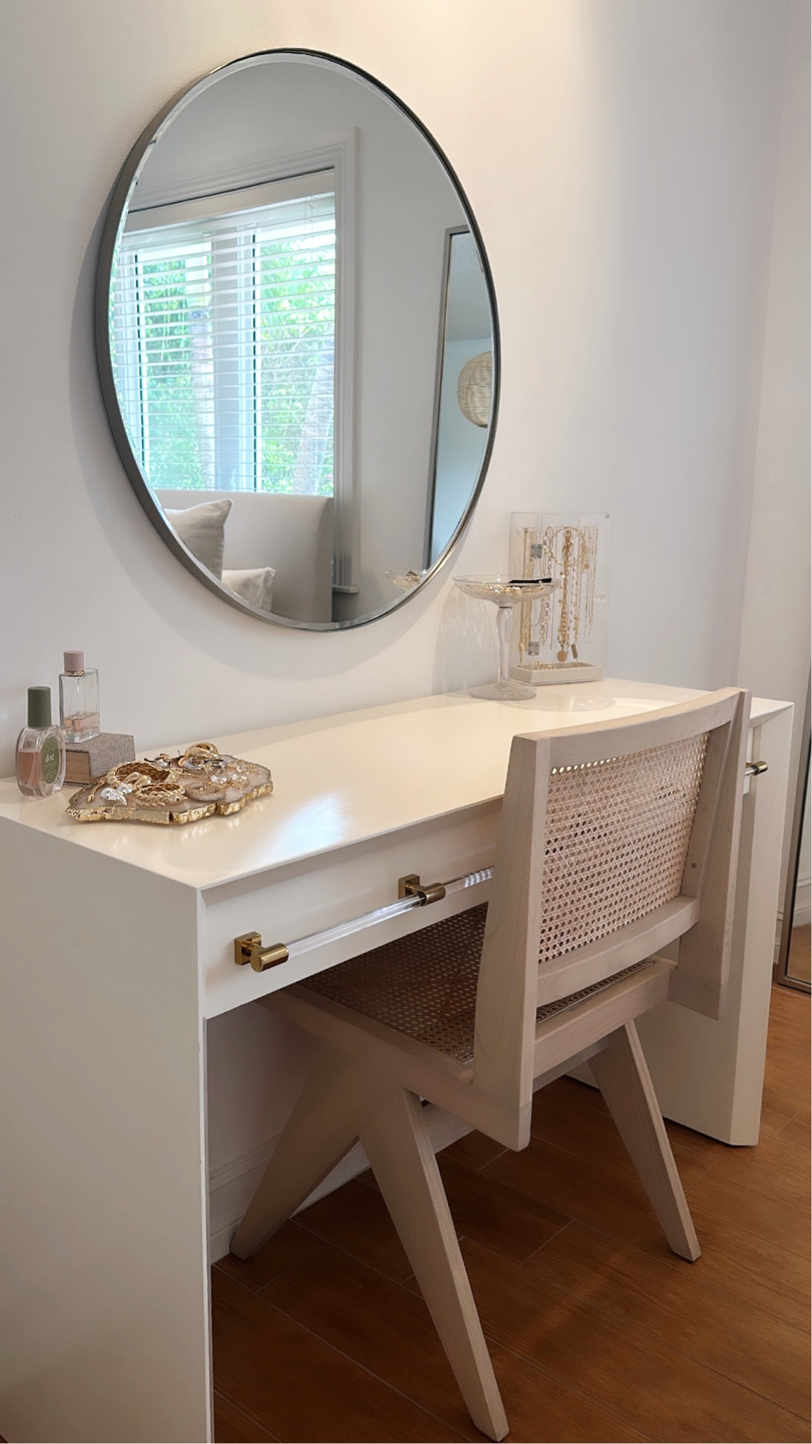 Vanity details 🤍

#LTKhome #LTKSeasonal #LTKFind