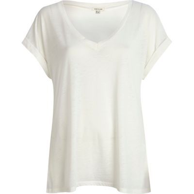 White V neck t-shirt | River Island (US)