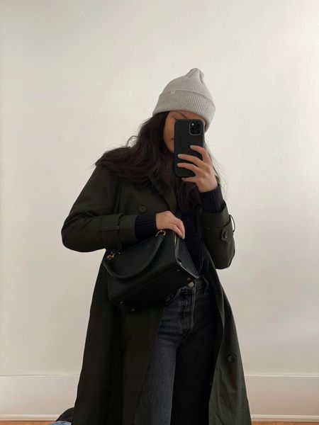 End of week ready, catering to the ever changing weather. Thrifted this trench recently and it’s been the best fluctuating weather piece (for a place where winter is FRIGID and spring can warm up quickly). Beanie c/o @miles.thelabel (brand available at Nordstrom but couldn’t find the link for this particular item!)

#LTKunder100