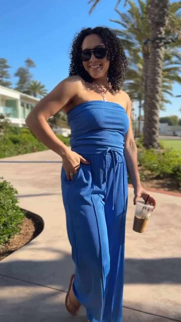 Drop “Comfy” to shop this set! Y’all know I live for a good matching 2 piece set and this one did not disappoint 🙌🏽💙 #matchingset #comfyandchic