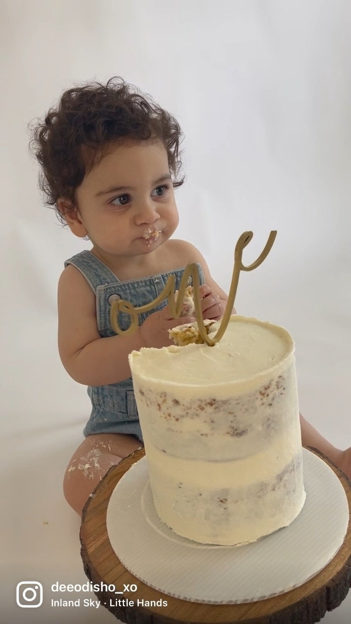 Zach’s cakesmash session!🫶🏻

Denim romper: Old navy (18-24M) sale $10 (WAS $24) 
Cake Topper: Etsy $14 
Cake Stand: (not available online) linked similar 

#cakesmash #cakesmashprops #smashcake #cakesmashoutfits #babyboycakesmash #babyboyoutfits #babyboyclothing #babydenimromper #babyboyromper #firstbirthday #firstbirthdayprops #firstbirthdaydecor #etsyfinds #etsycaketopper #oldnavybabyromper #oldnavybaby 

#LTKbaby #LTKkids #LTKFind