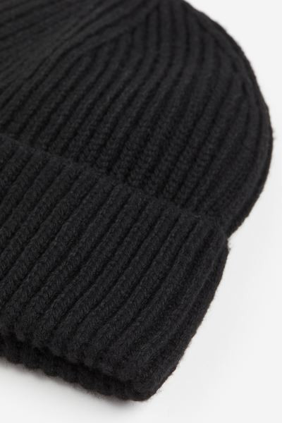 Rib-knit hat | H&M (UK, MY, IN, SG, PH, TW, HK)