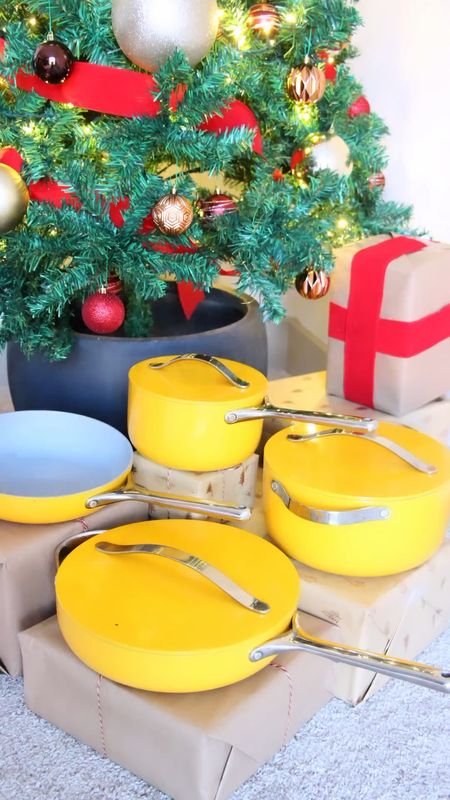 Caraway cookware set unboxing 
#carawayhome #carawaycookware 

#LTKGiftGuide #LTKfamily #LTKHoliday