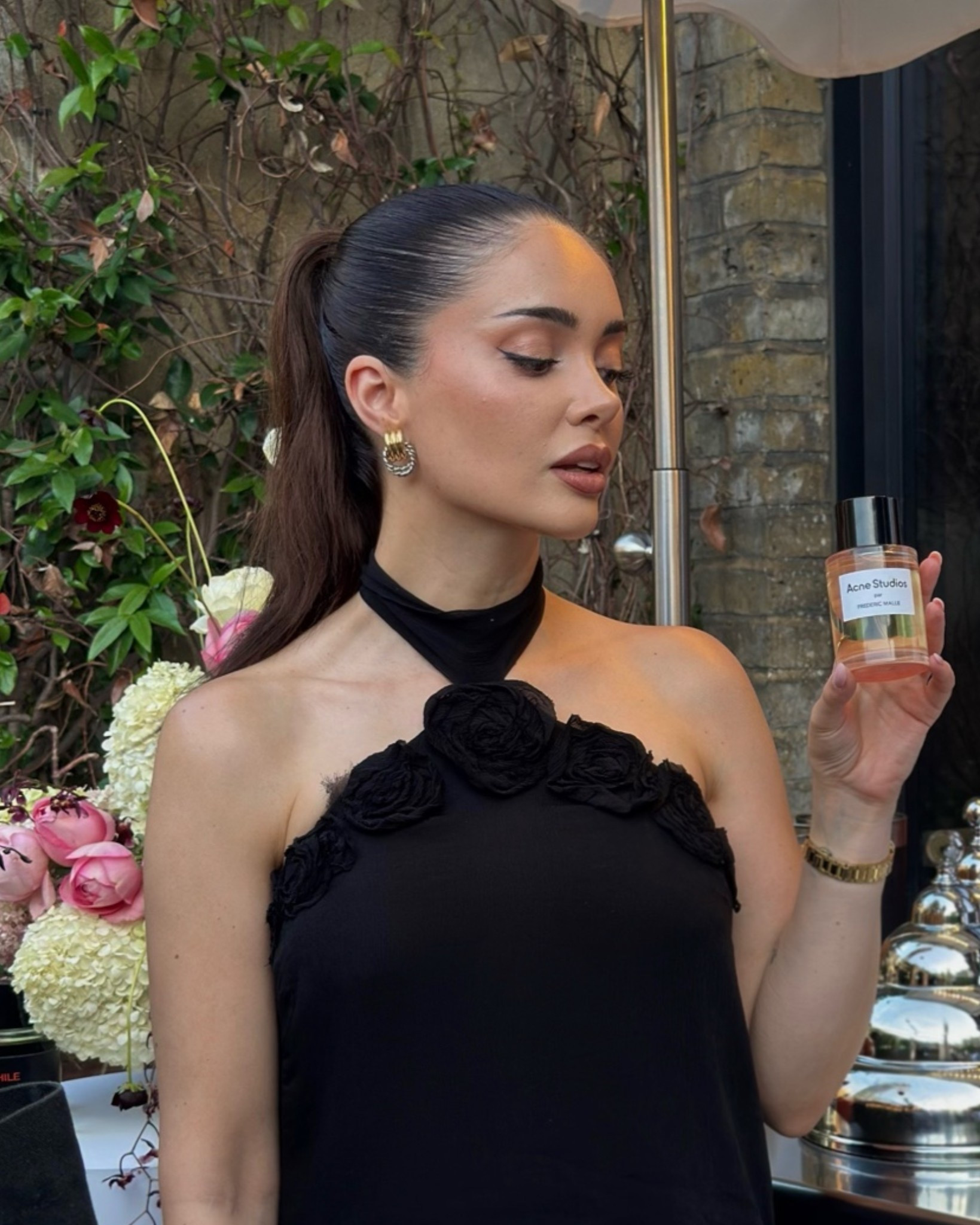 I’ve worn these earrings so much, they’re perfect when you’re wearing your hair up!

#earrings #hollandcooper #statementearrings

#LTKuk #LTKsummer #LTKgiftguide