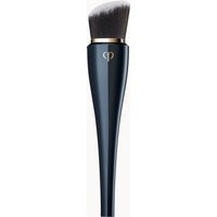 Clé de Peau Beauté High Coverage Foundation Brush | Look Fantastic (CN)