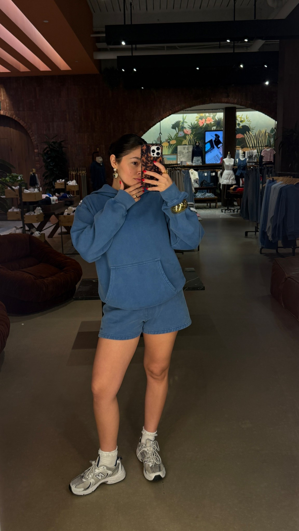 #aritzia