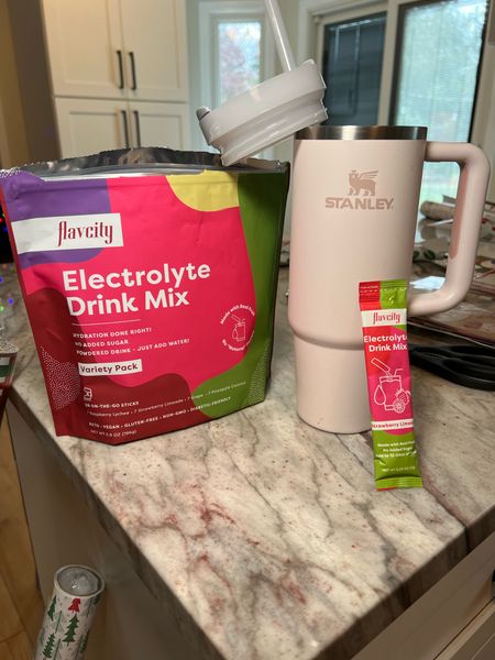 Flavcity electrolyte drink mix
Electrolyte drink mix
Protein powder
Tea 

#LTKtravel #LTKfitness #LTKGiftGuide