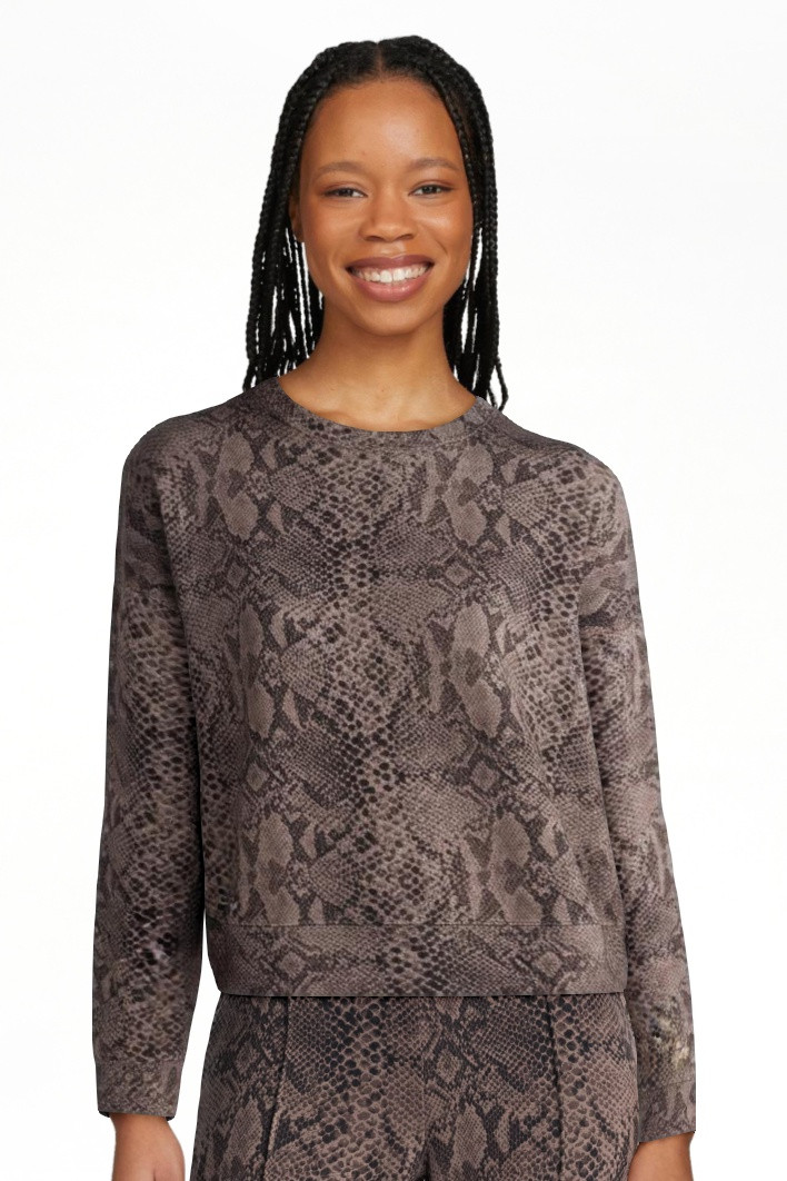 Scoop Women's and Women's Plus Scubaknit Cropped Sweatshirt with Drop Sleeves, Sizes XS-4X | Walmart (US)