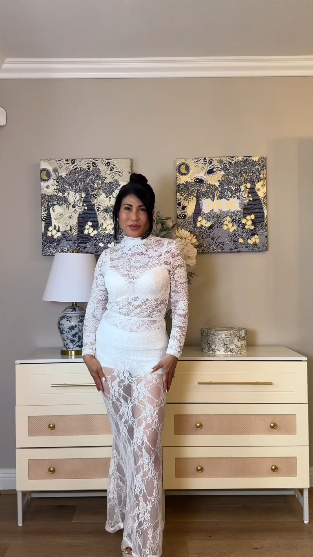 White lace and feather #holidayoutfit#whiteoutfit