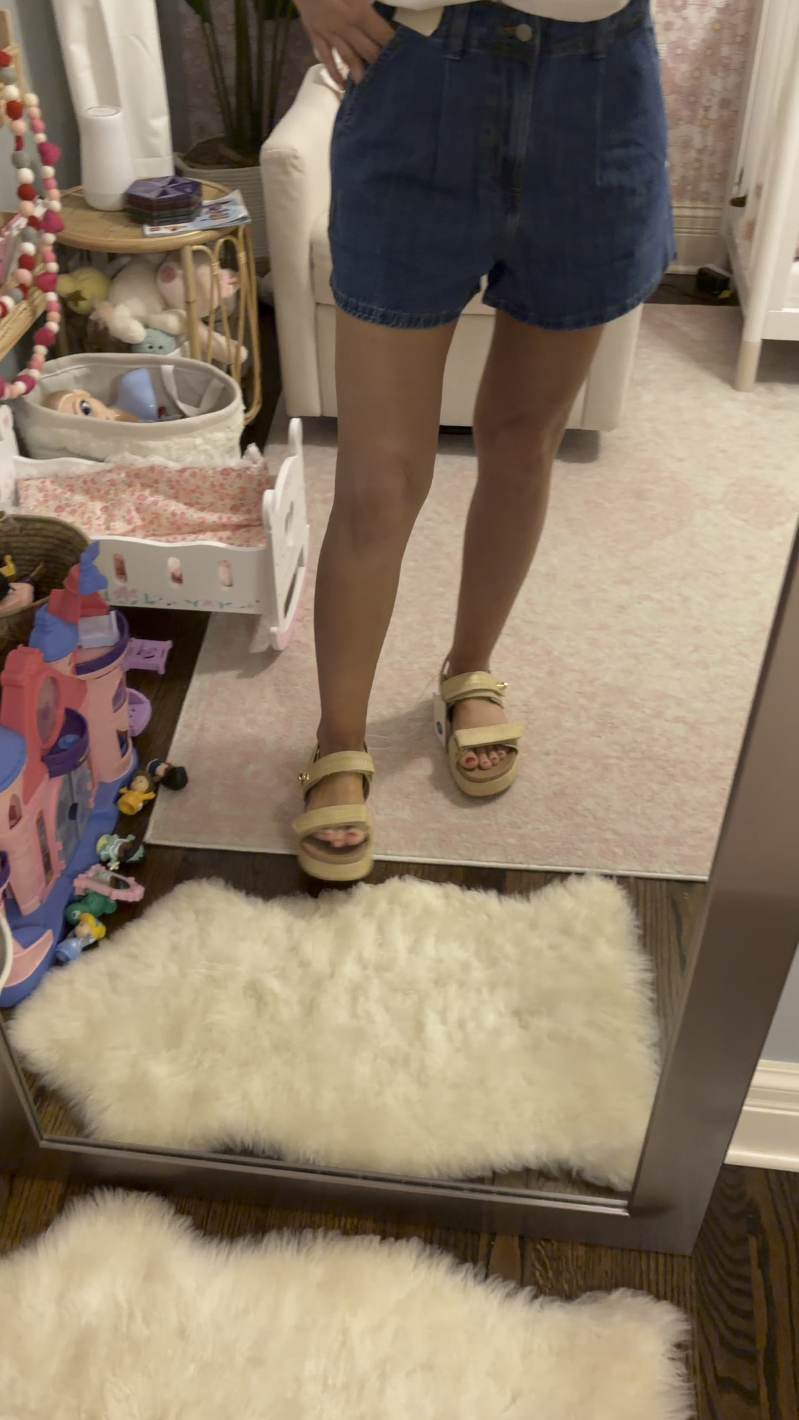 Wearing size M in top and size 4 in shorts


Spring break outfit / summer outfit / vacation / travel / sandals

#LTKootd #LTKmomlife #LTKTravel