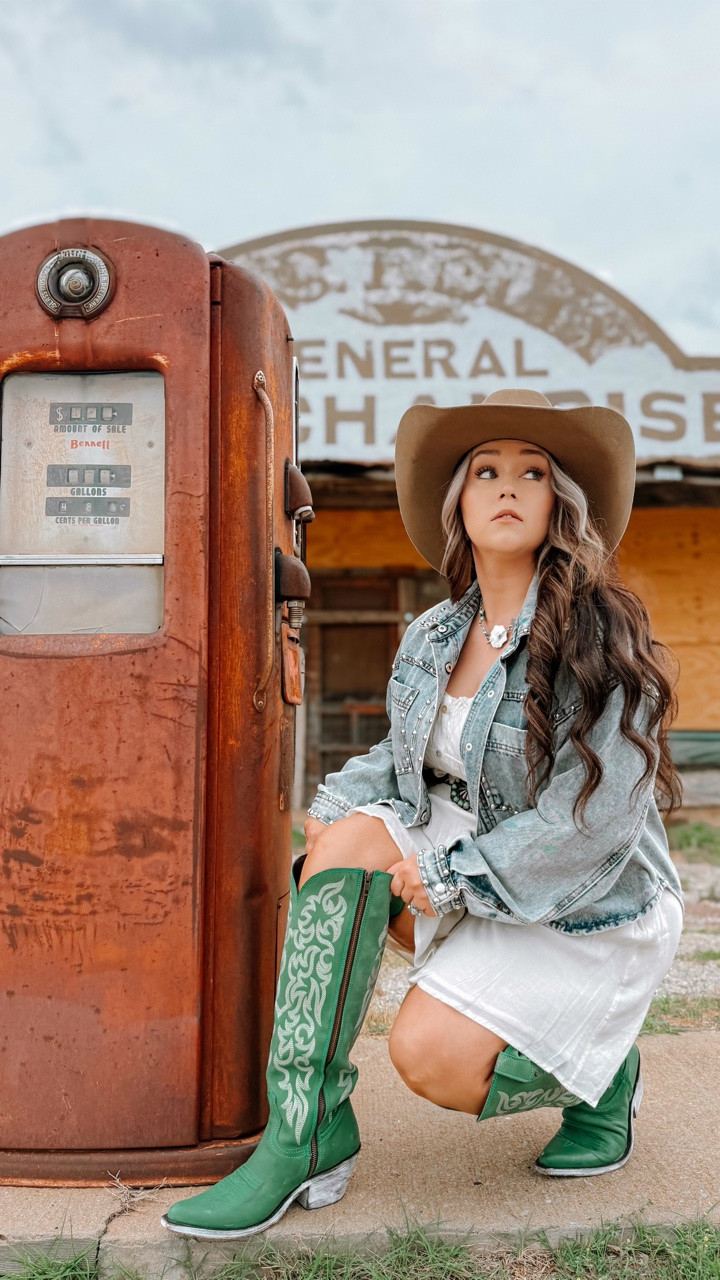 Getting ready is a lot more fun when the boots are the star of the outfit. 💚👢

These @libertyblackboots beauties have officially earned a spot on my summer must-have list.

#LibertyBlackBoots #LibertyBlack #WesternFashion #widecalfboots