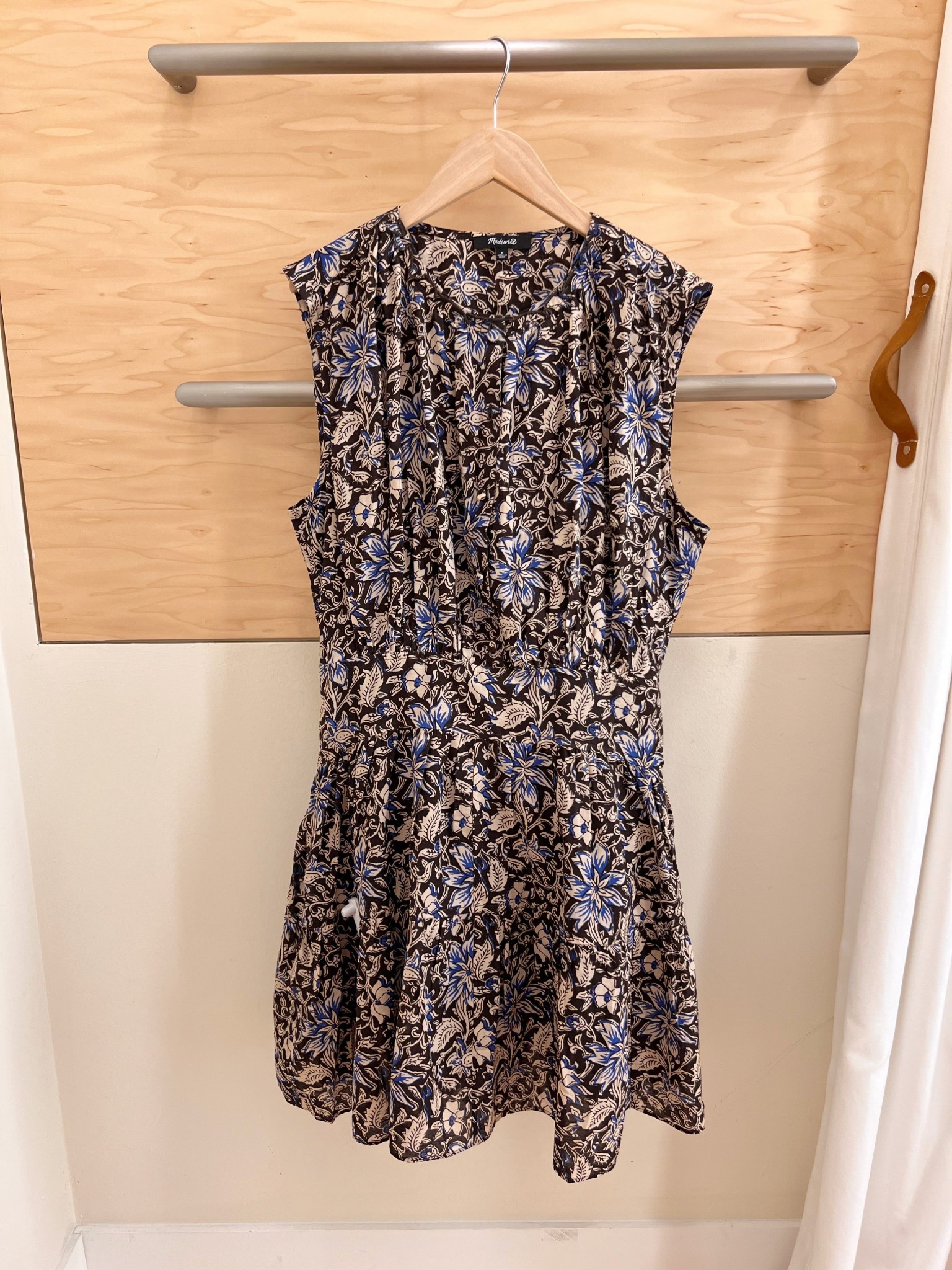 I popped into Madewell over the weekend and they have some really great pieces for fall. Love this floral dress! The print is so pretty, especially for fall! Great fall outfit, workwear or casual dress. You can easily pair it with a cardigan as the weather gets cooler too. Lots of beautiful bags and shoes for fall too. Linked some of my favorites below! 

#LTKWorkwear #LTKSeasonal #LTKxMadewell