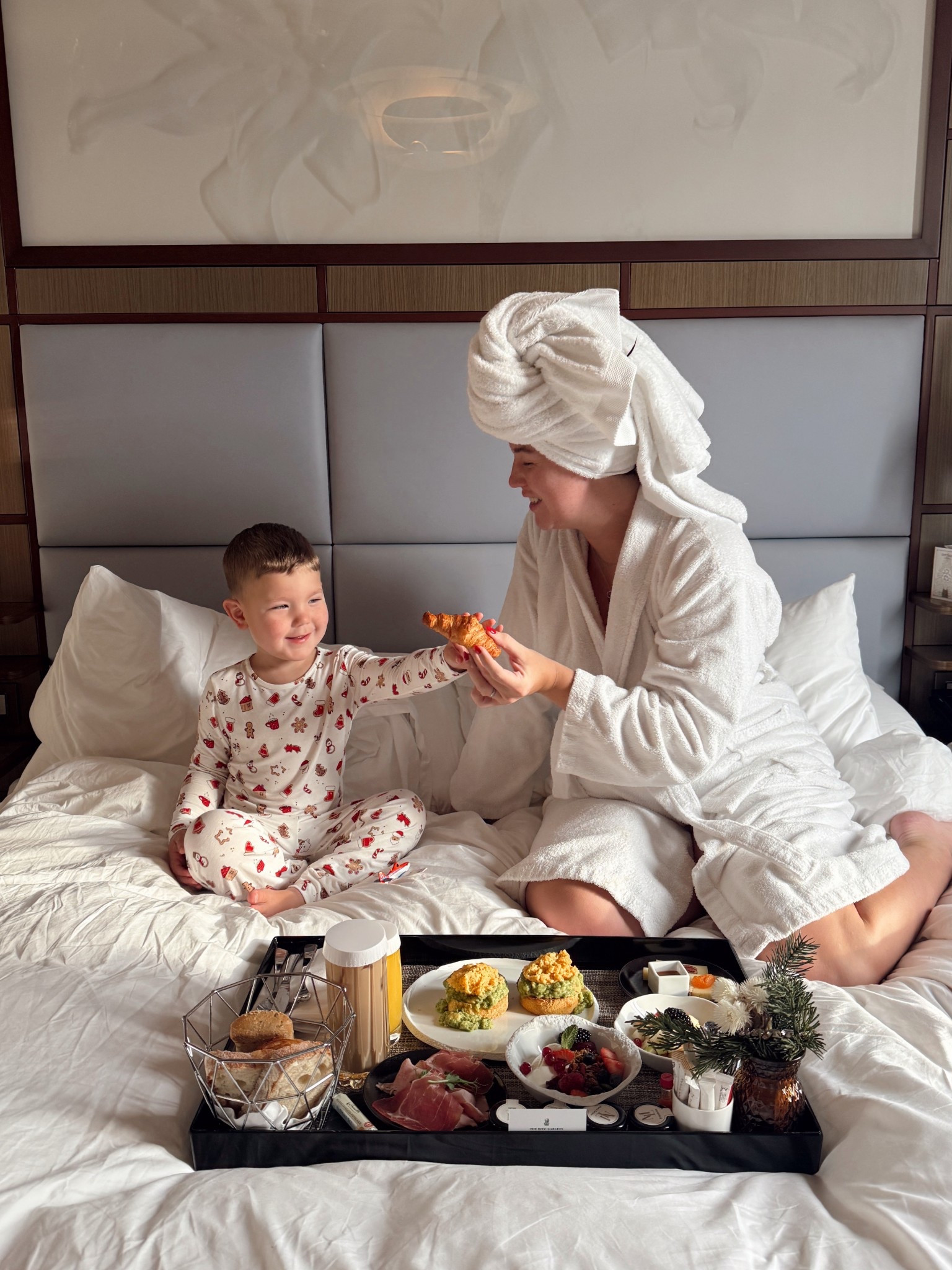 Cutest gingerbread cookie jammies that are buttery soft are 25% off now🙌🏼

#LTKHoliday #LTKBaby #LTKKids