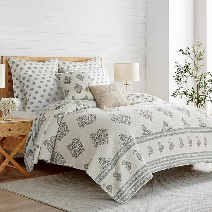 Levtex Home - Kamira Spa Quilt Set - Full/Queen Quilt and Two Standard Shams - Bordered Floral - ... | Amazon (US)